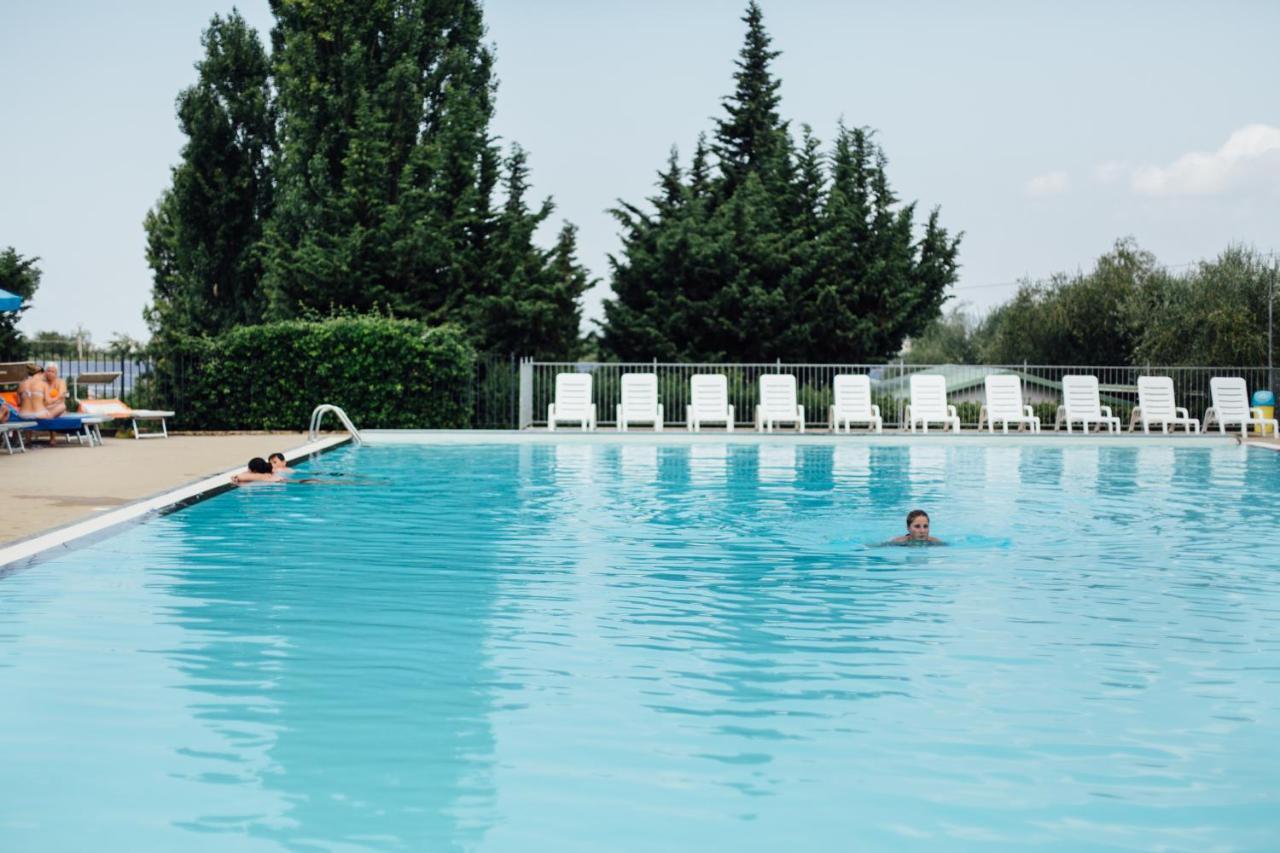 Villaggio Turistico Camping Il Fontino Scarlino Ngoại thất bức ảnh